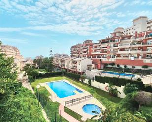 Vista exterior de Pis en venda en Benalmádena amb Aire condicionat, Calefacció i Jardí privat