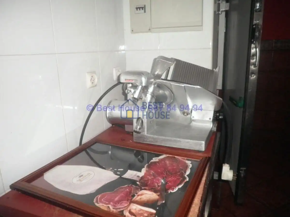 Local de alquiler en León Capital  con Parquet