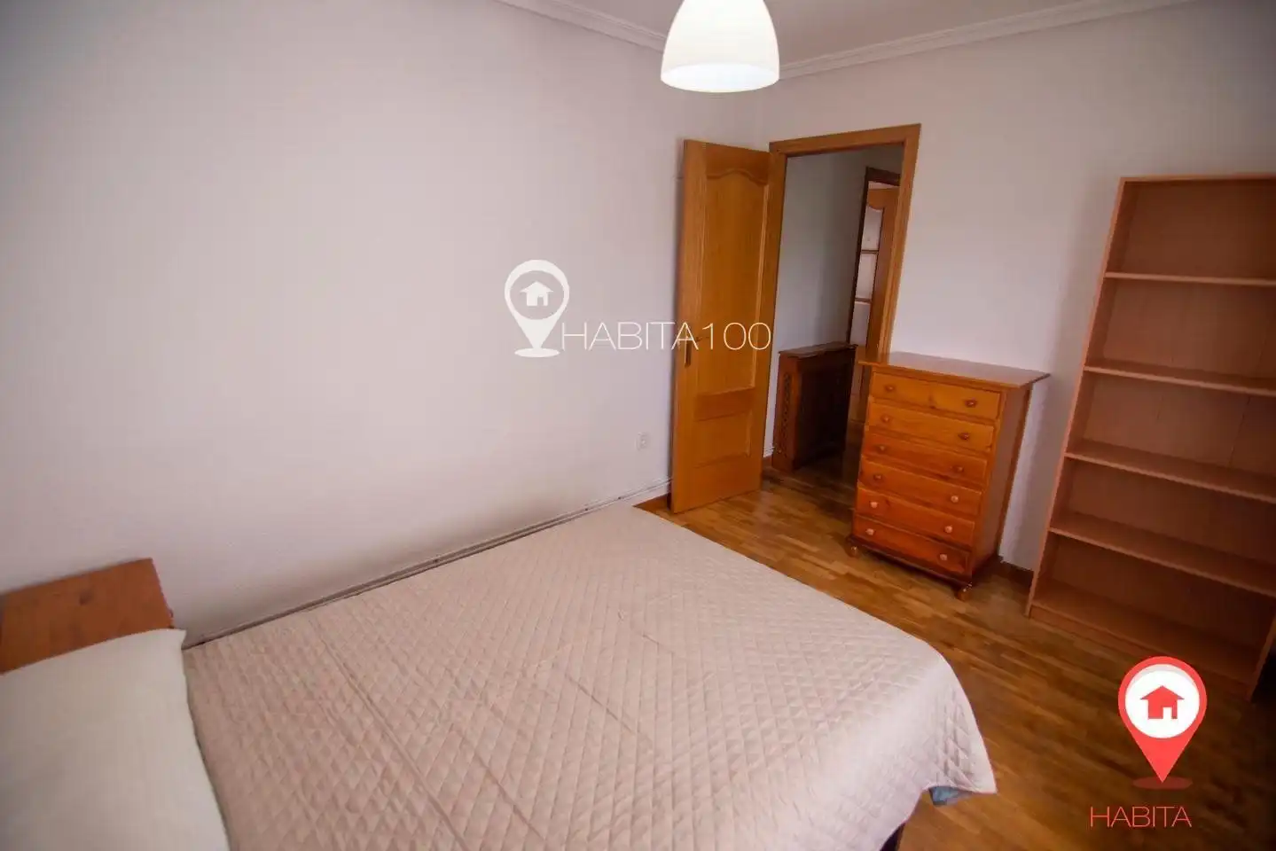 Habitación de Piso en venta en Cuenca con Calefacción, Terraza y Trastero