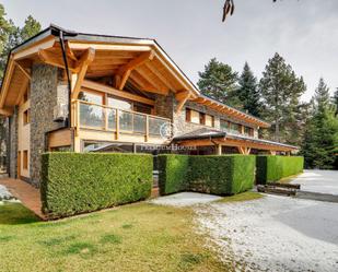 Vista exterior de Casa o xalet en venda en Alp amb Terrassa i Balcó