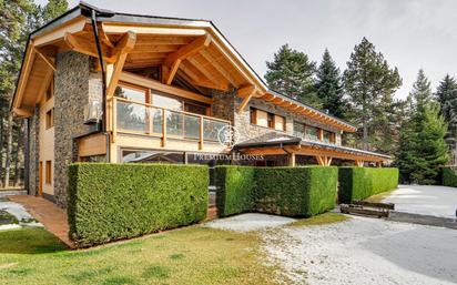 Vista exterior de Casa o xalet en venda en Alp amb Calefacció, Jardí privat i Terrassa