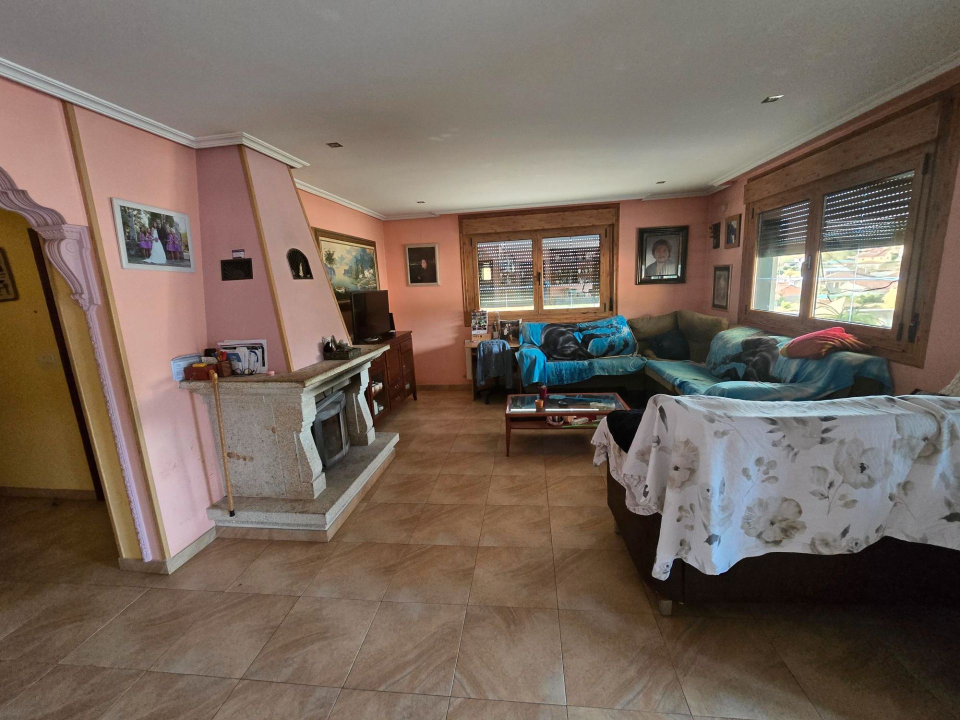 Sala de estar de Casa o chalet en venta en Amoeiro con Calefacción, Jardín privado y Parquet