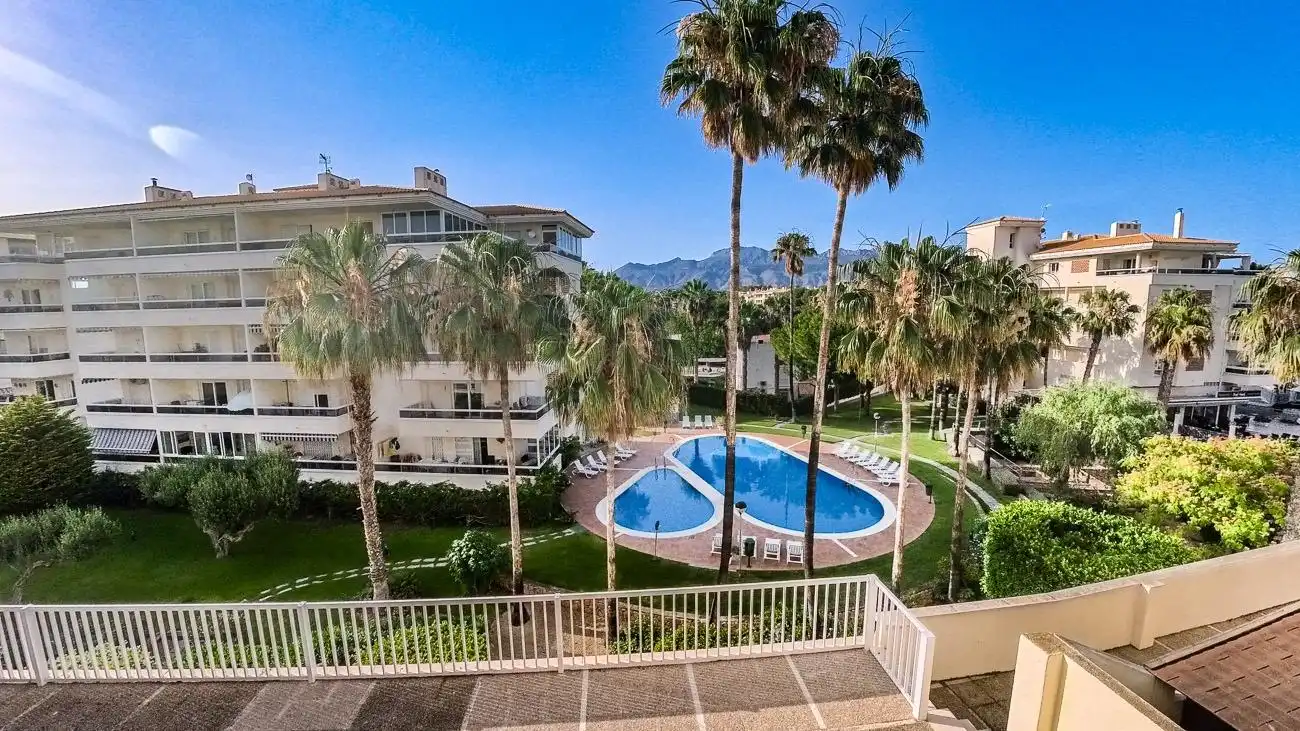 Außenansicht von Wohnung zum Verkauf in L'Alfàs del Pi mit Heizung, Privatgarten und Terrasse