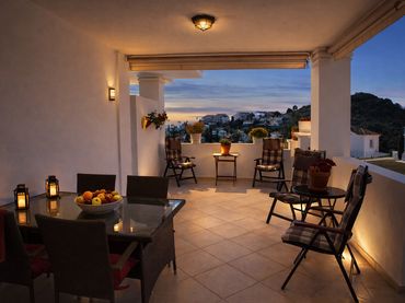 Apartamento con balcón en venta en Nueva Andalucía