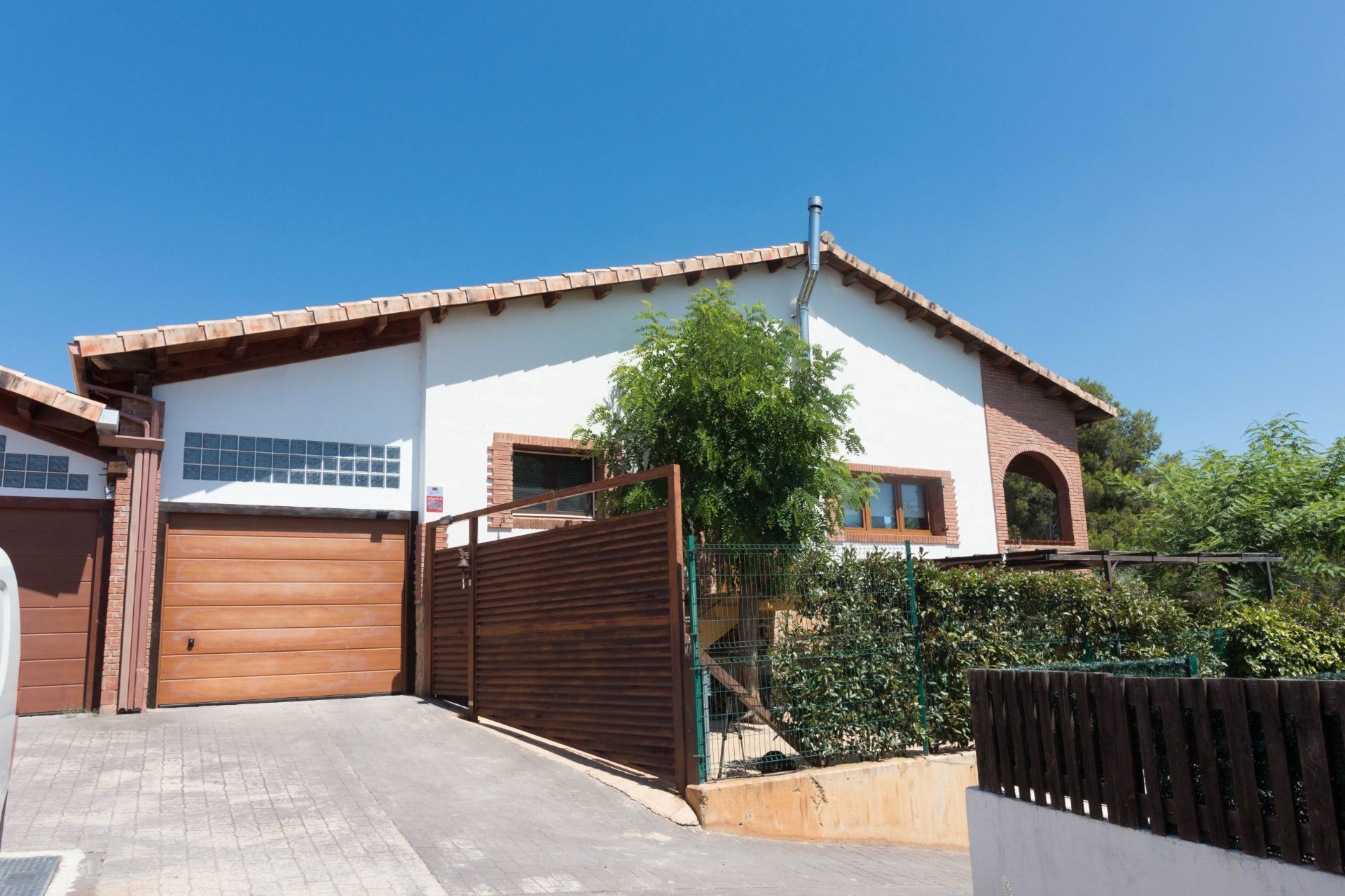 Vista exterior de Casa o xalet en venda en Riudecanyes amb Aire condicionat, Calefacció i Jardí privat