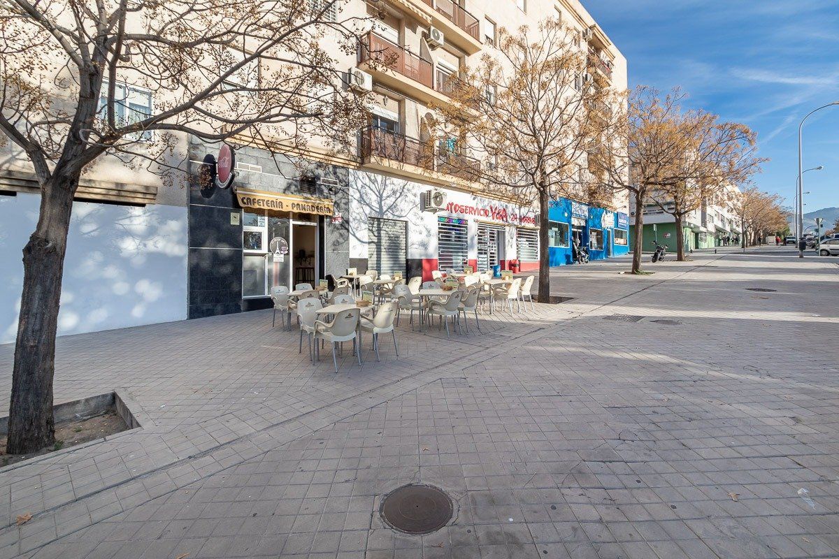 Exterior view of Premises for sale in  Granada Capital  with Furnished