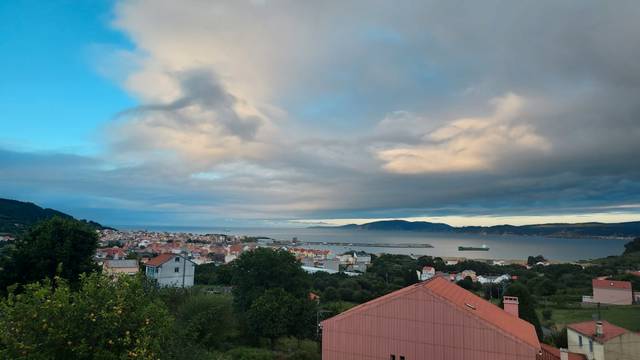 Casa-chalet en Venta en Cariño