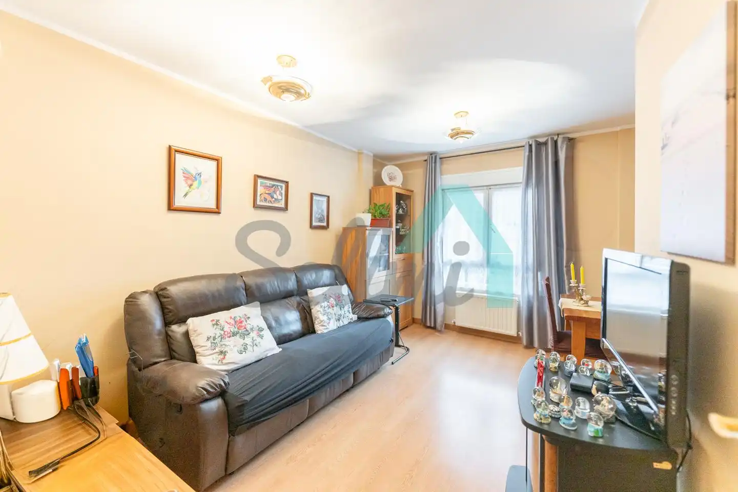 Wohnzimmer von Erdgeschoss zum Verkauf in Aller mit Heizung