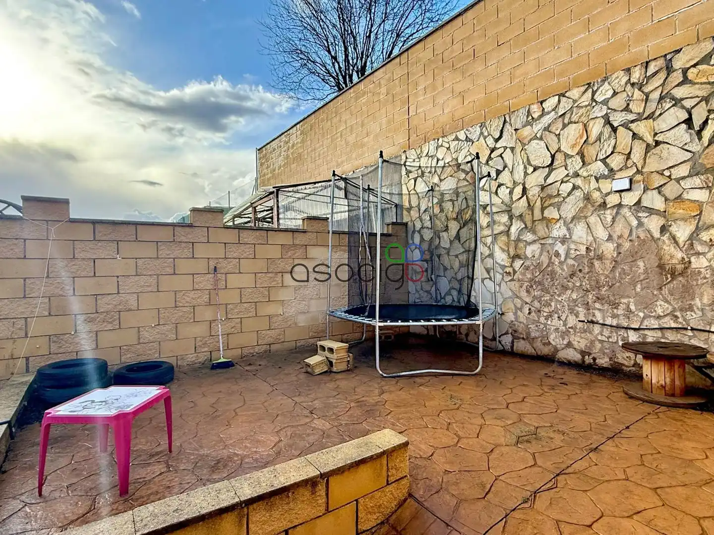 Terraza de Casa adosada en venta en Chiloeches con Calefacción y Jardín privado