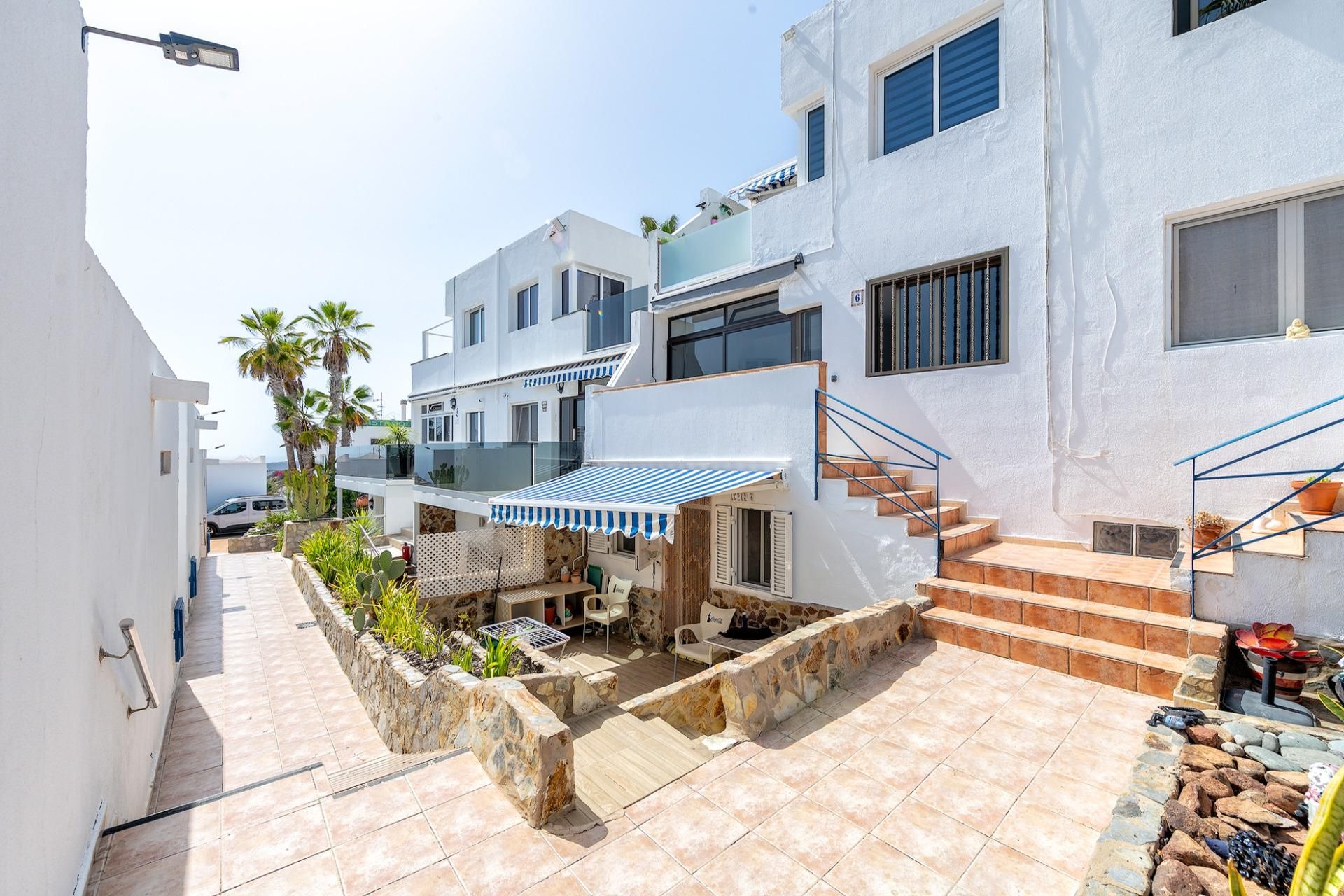 Vista exterior de Apartament en venda en Mogán amb Terrassa, Balcó i Piscina comunitària