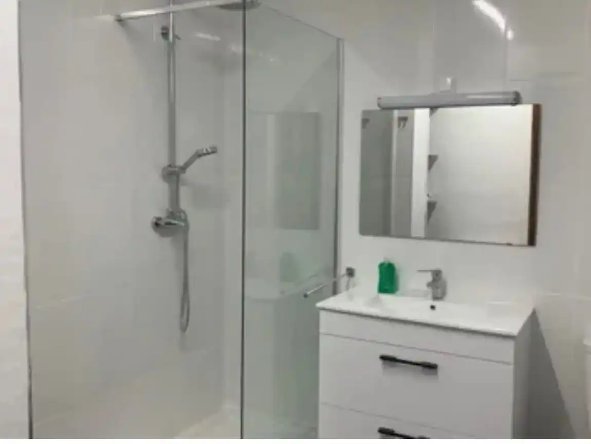 Badezimmer von Wohnung zur Miete in León Capital 