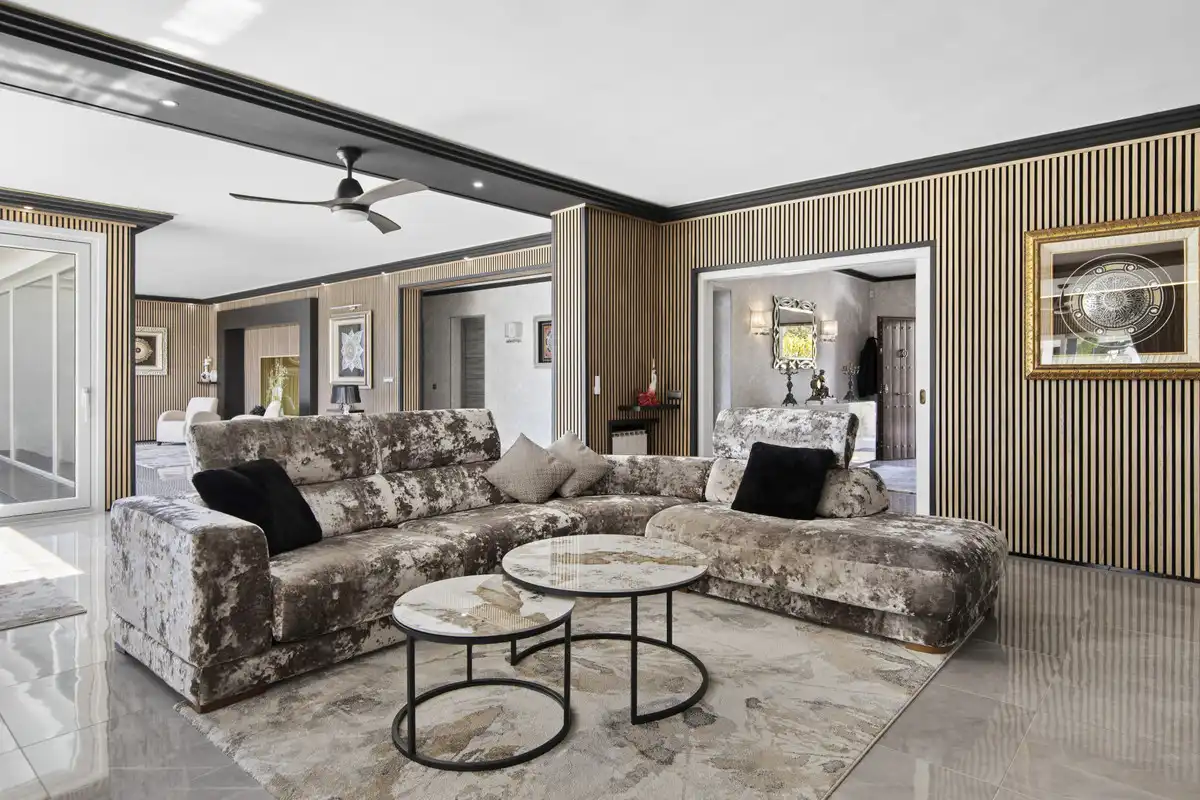 Sala d'estar de Casa o xalet en venda en Estepona amb Terrassa i Piscina