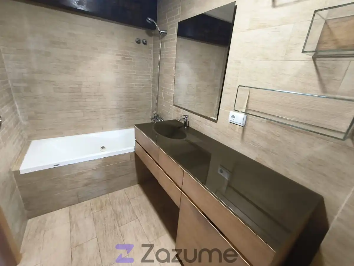 Bathroom of Attic for rent in Valencia  with Air Conditioner, Terrace and Storage room