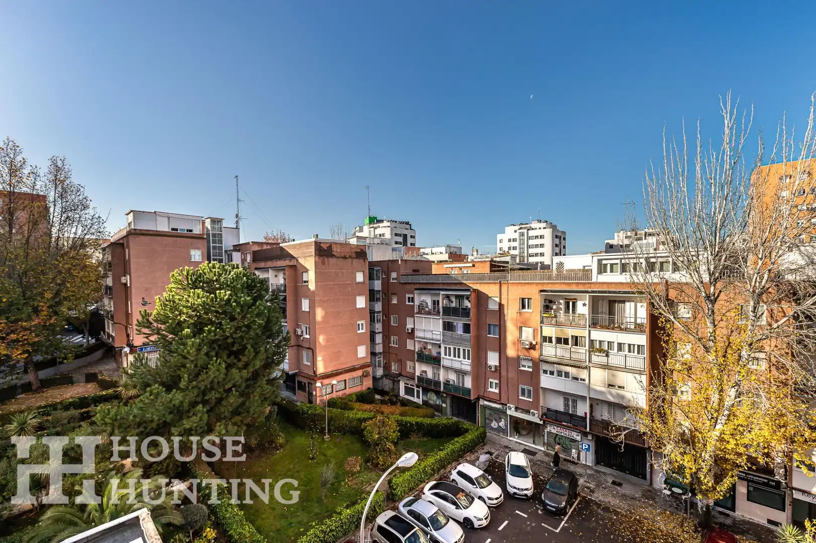 Vista exterior de Piso en venta en Madrid con Calefacción