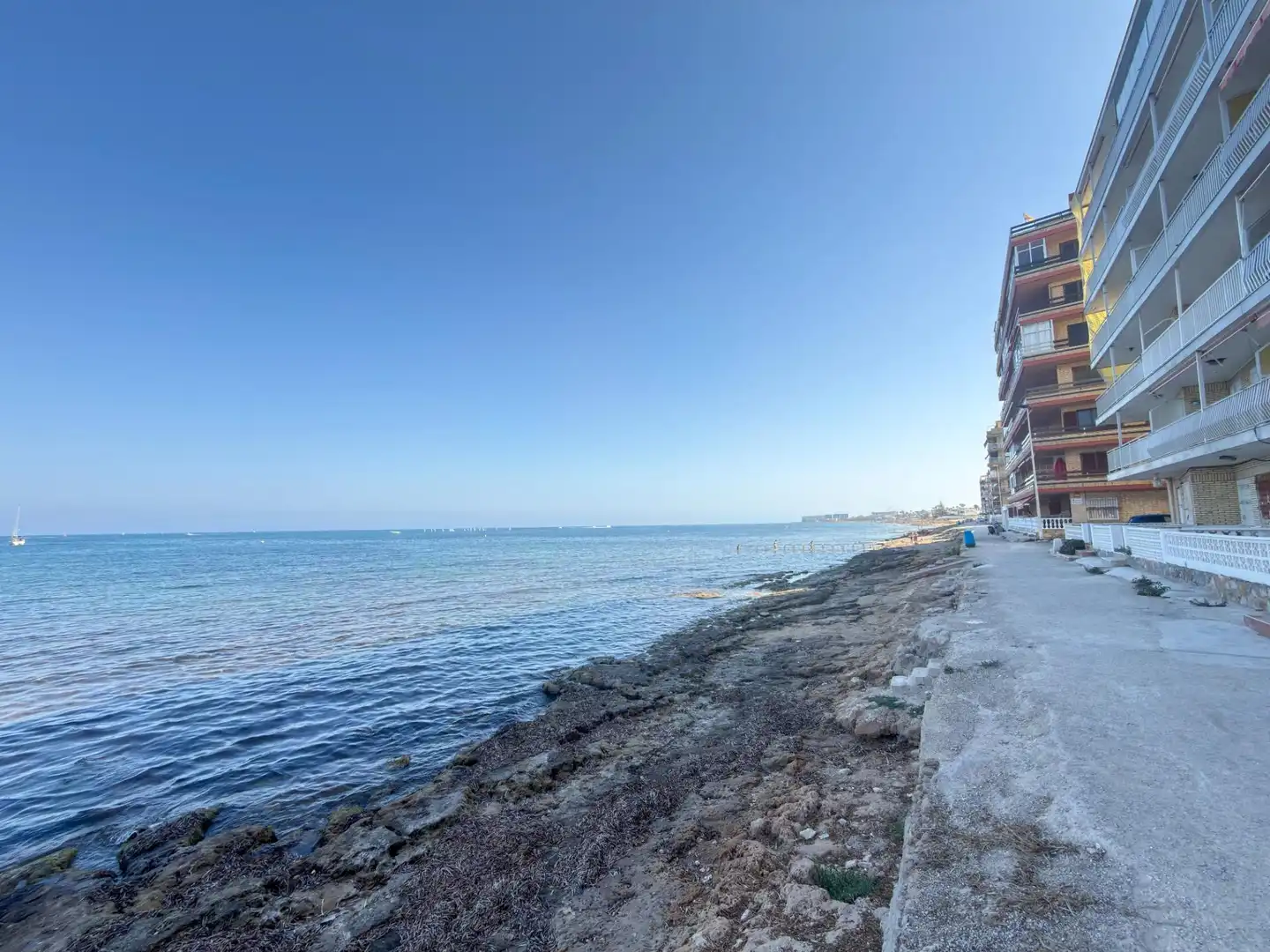 Vista exterior de Dúplex en venda en Torrevieja amb Terrassa, Moblat i Balcó