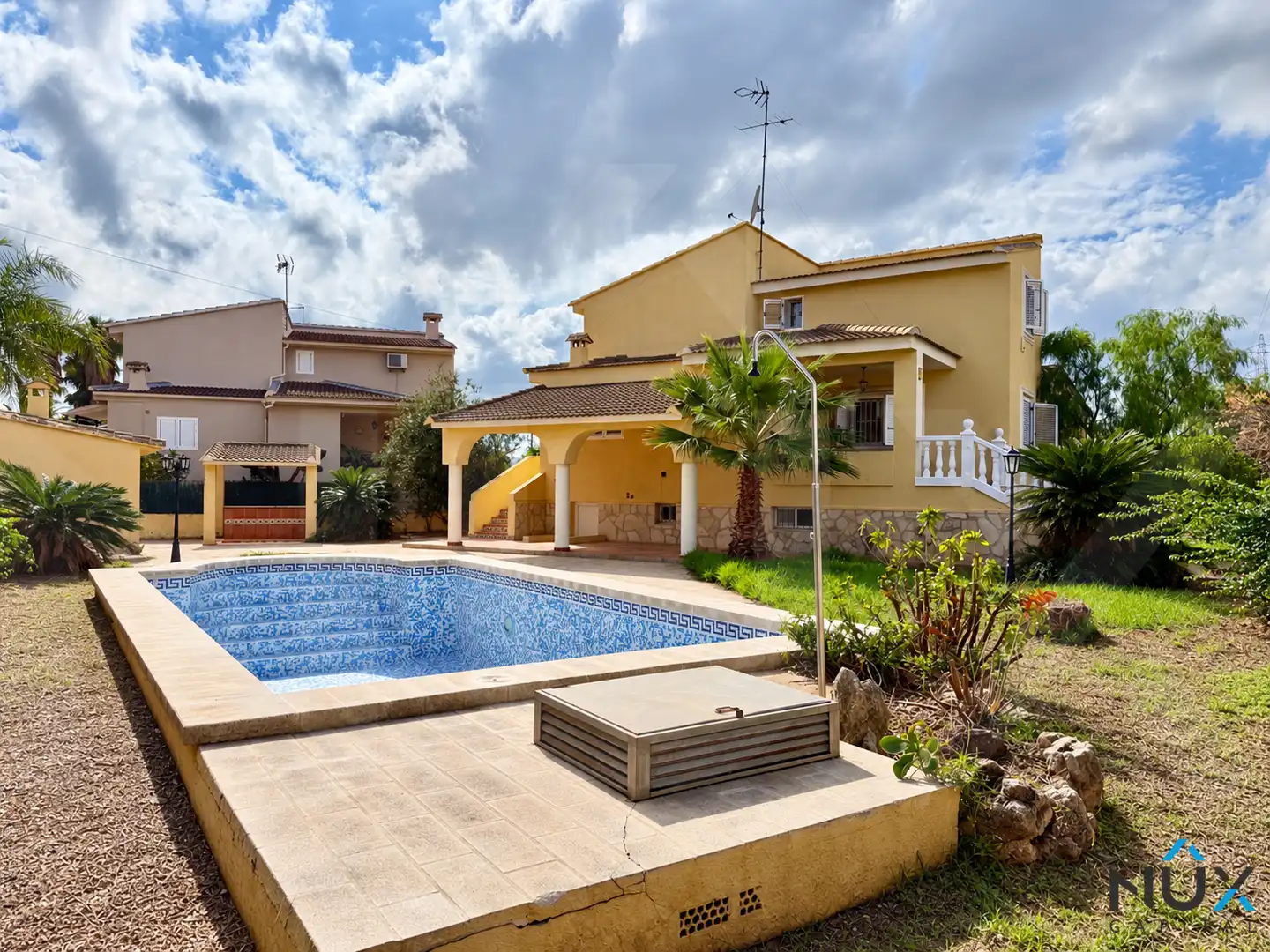 Chalet con piscina en venta en Entrepinos, imagen 4