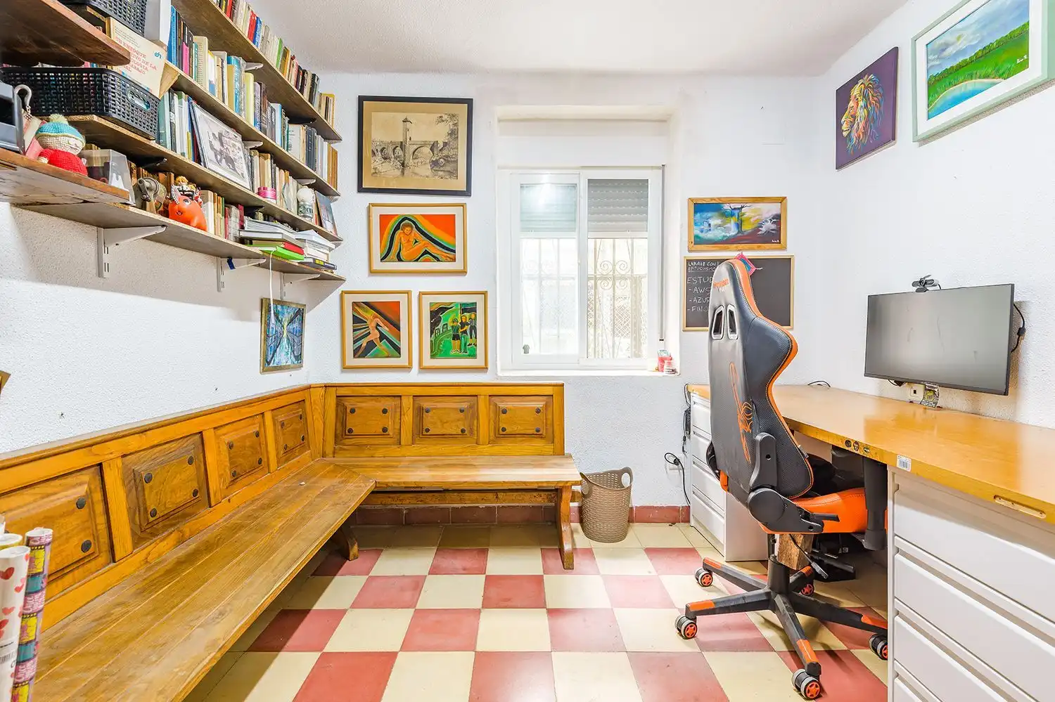 Einfamilien-Reihenhaus zum Verkauf in Benidorm mit Klimaanlage, Terrasse und Abstellraum
