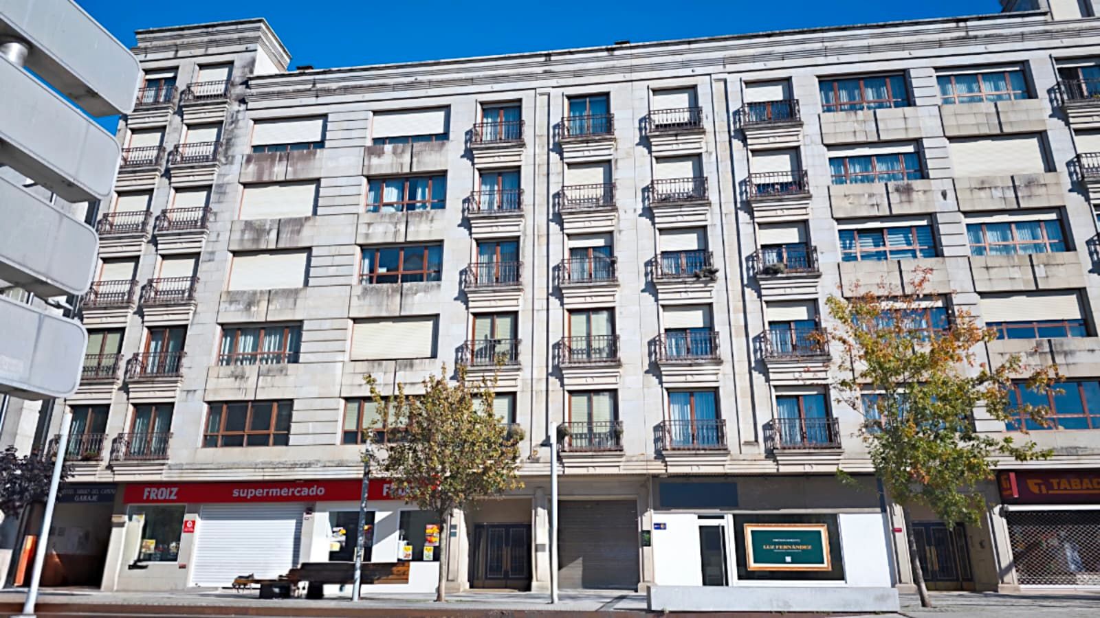 Vista exterior de Pis en venda en Pontevedra Capital  amb Calefacció, Parquet i Terrassa