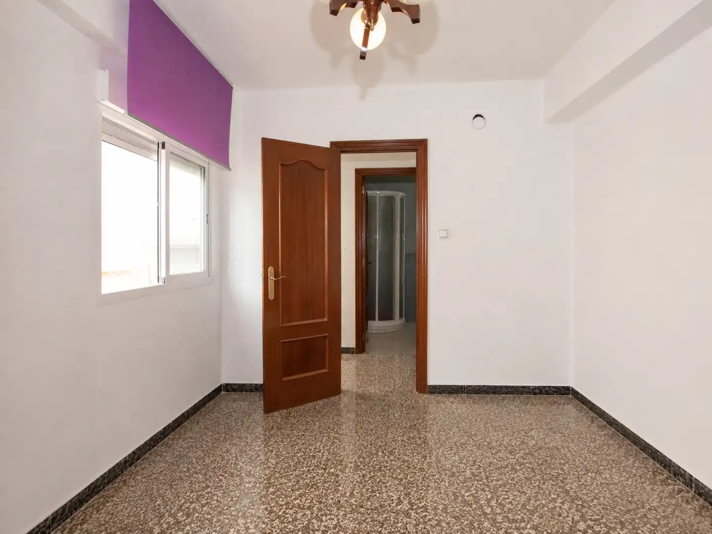 Piso en venta en Valencia con Terraza, Trastero y Horno