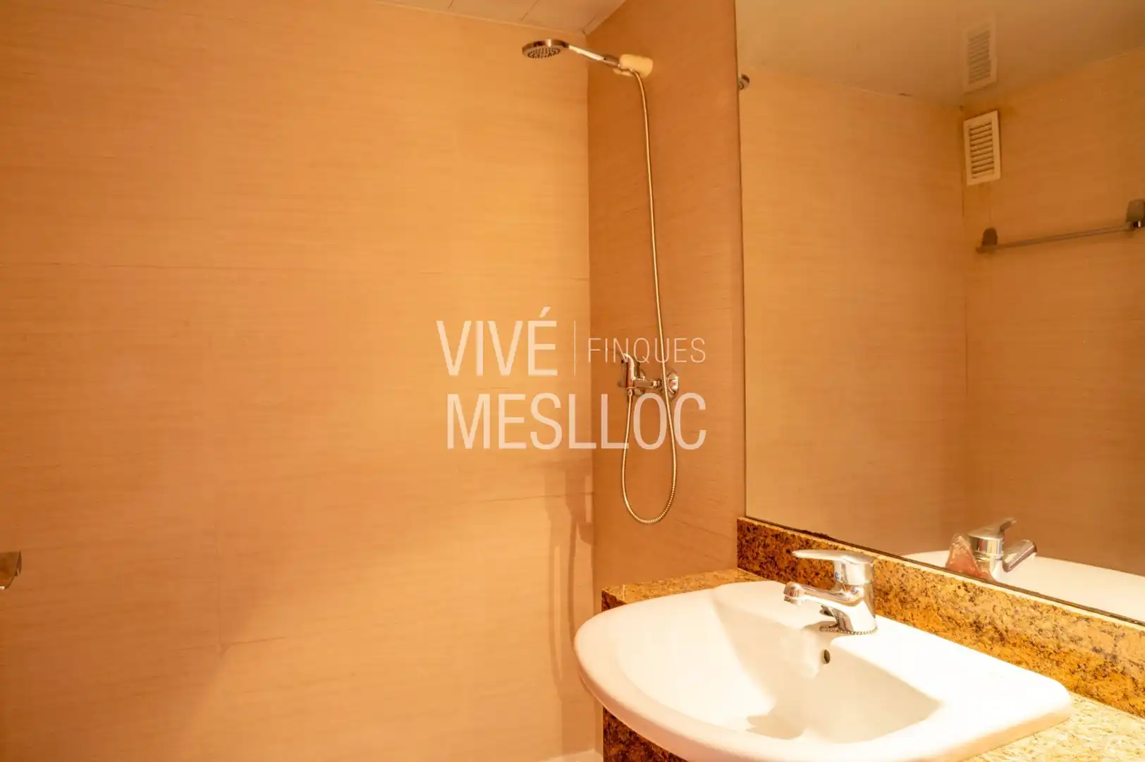 Bathroom of Flat for sale in El Masnou  with Heating, Terrace and Storage room