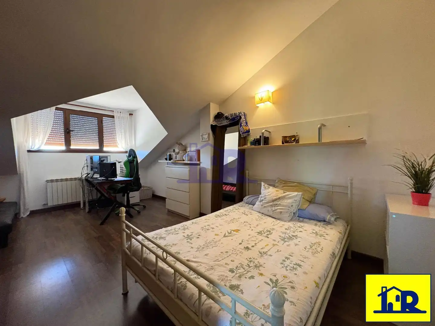 Dormitori de Casa o xalet en venda en Sotorribas amb Calefacció, Jardí privat i Parquet