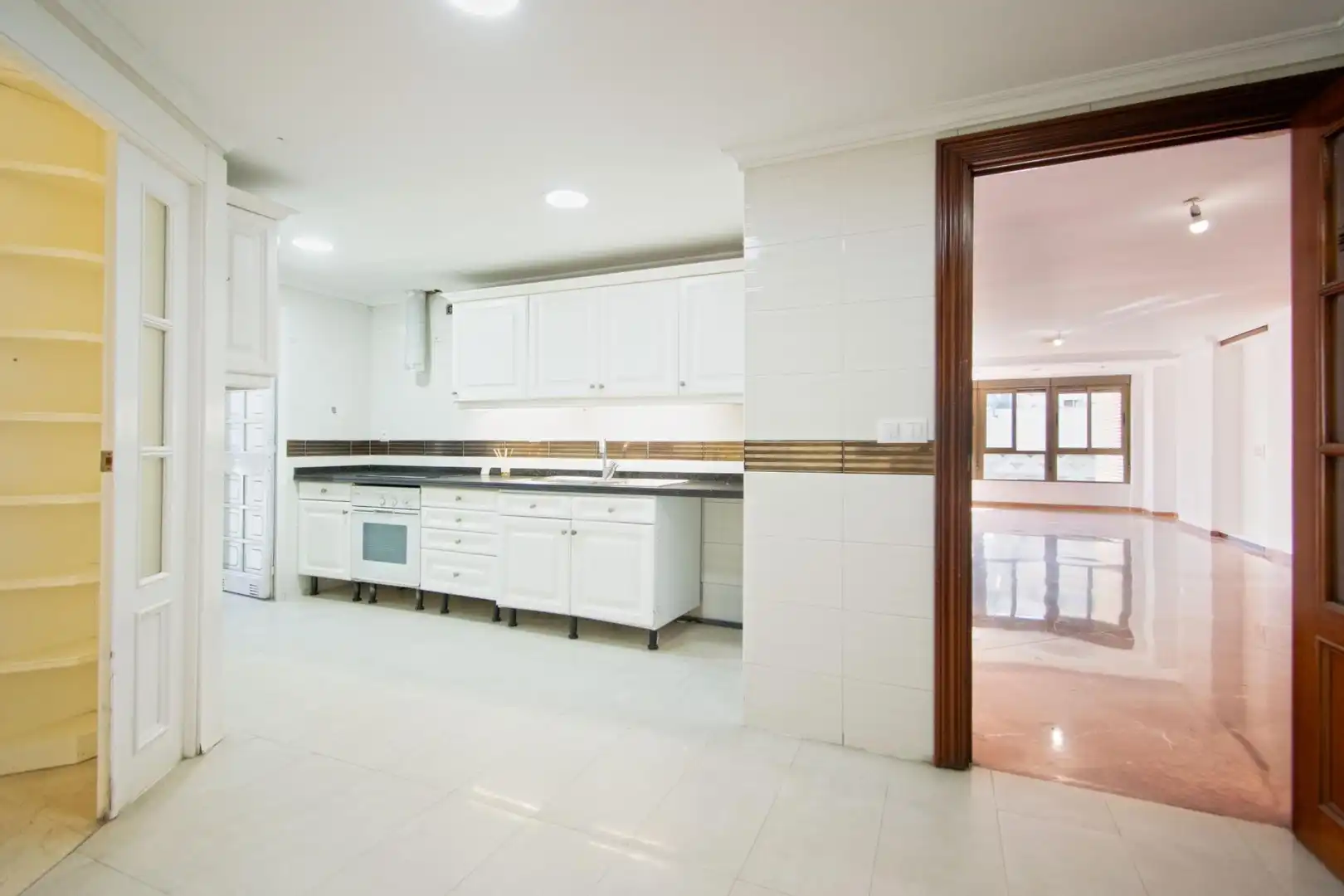 Cocina de Piso en venta en Bellavista - La Palmera