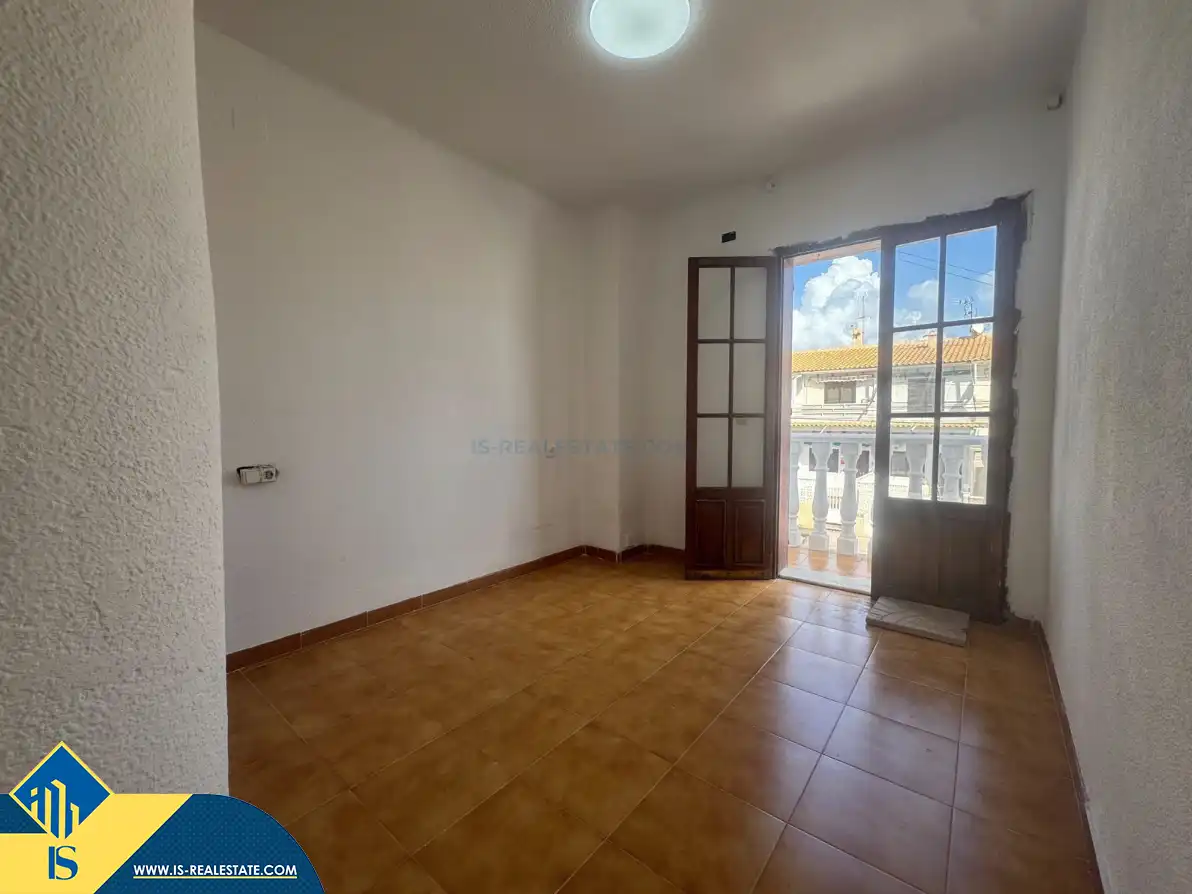 Dormitori de Casa adosada en venda en Torrevieja amb Calefacció, Jardí privat i Terrassa