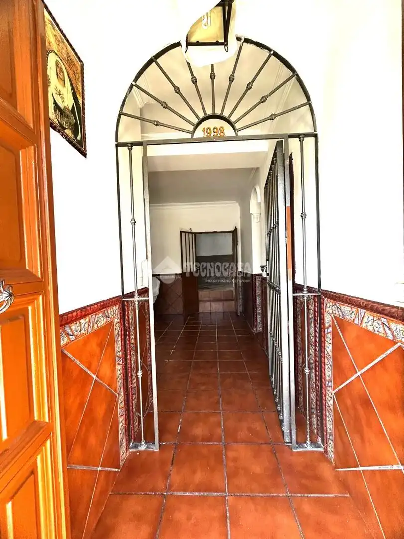 Casa adosada en venda en Alcalá del Río amb Aire condicionat i Balcó