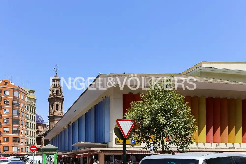 Exterior view of Flat for sale in Valencia  with Air Conditioner, Heating and Parquet flooring