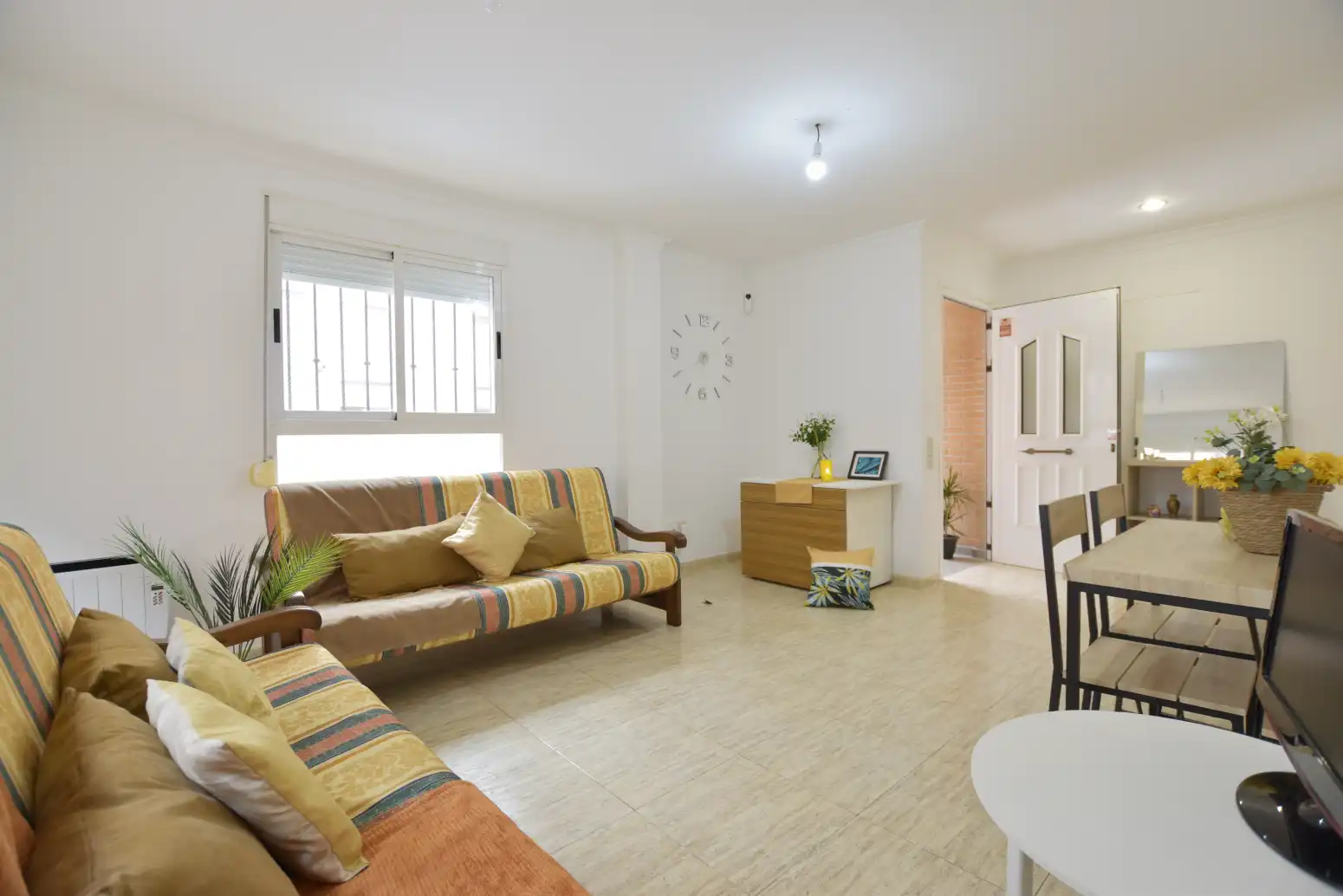 Piso de alquiler en Rafelbuñol / Rafelbunyol, Valencia