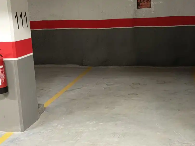 Parkplatz von Garage zur Miete in Granada