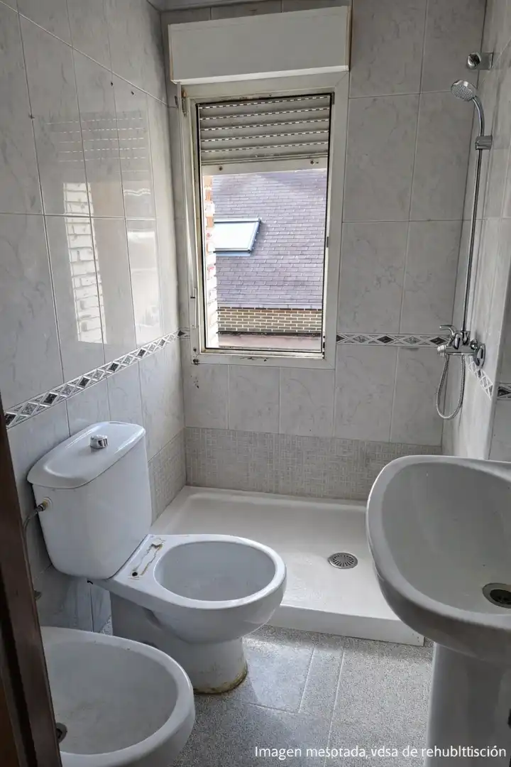 Baño de Piso en venta en Gijón  con Calefacción