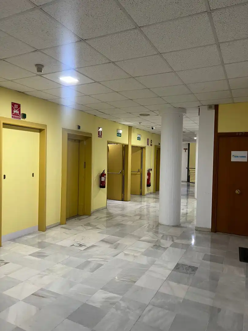 Oficina en venda en Sevilla amb Aire condicionat
