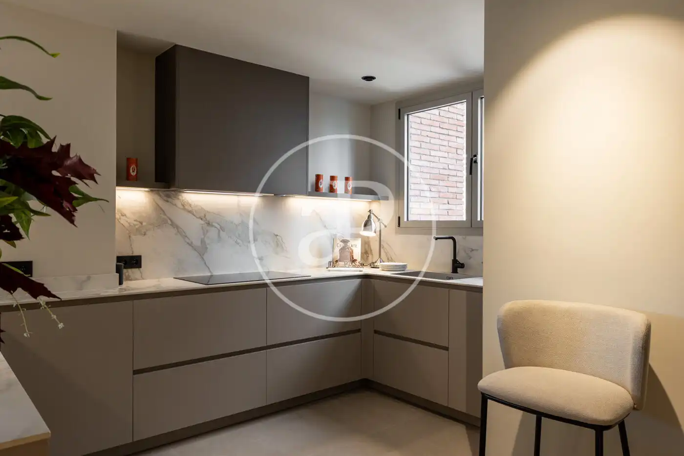 Küche von Wohnung zum Verkauf in Barcelona mit Klimaanlage, Heizung und Terrasse