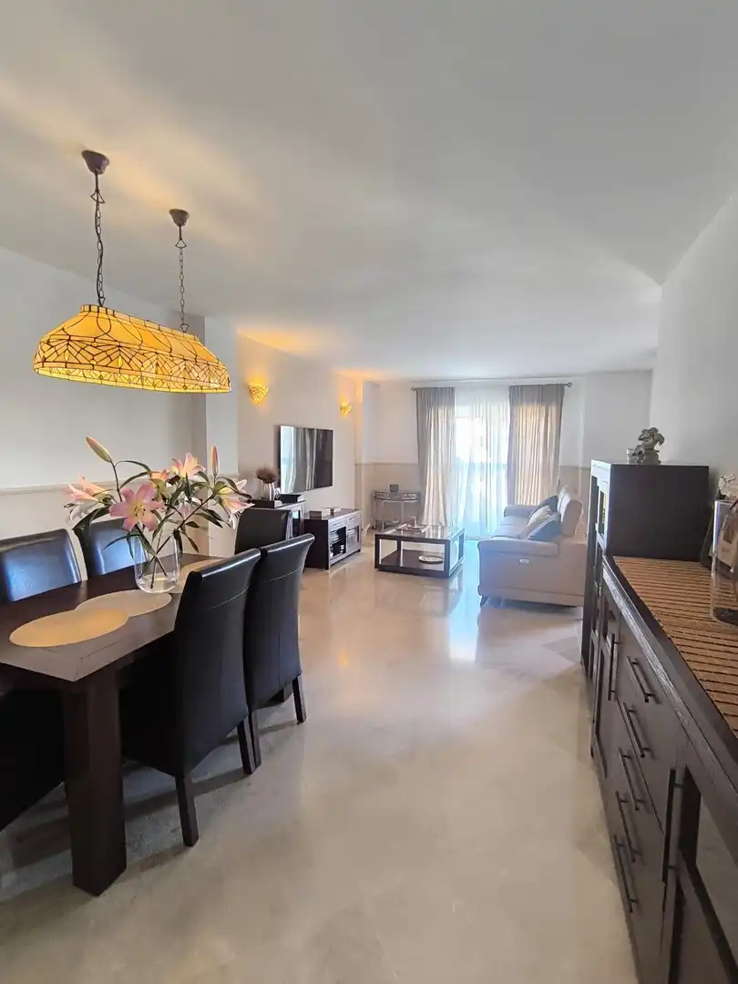 Apartament amb piscina en venda a Calahonda, imagen 3