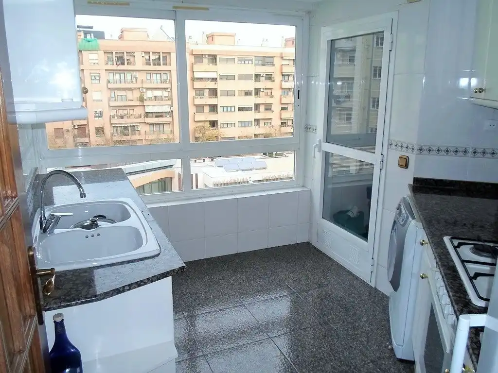 Cocina de Piso de alquiler en Valencia con Aire acondicionado, Calefacción y Amueblado