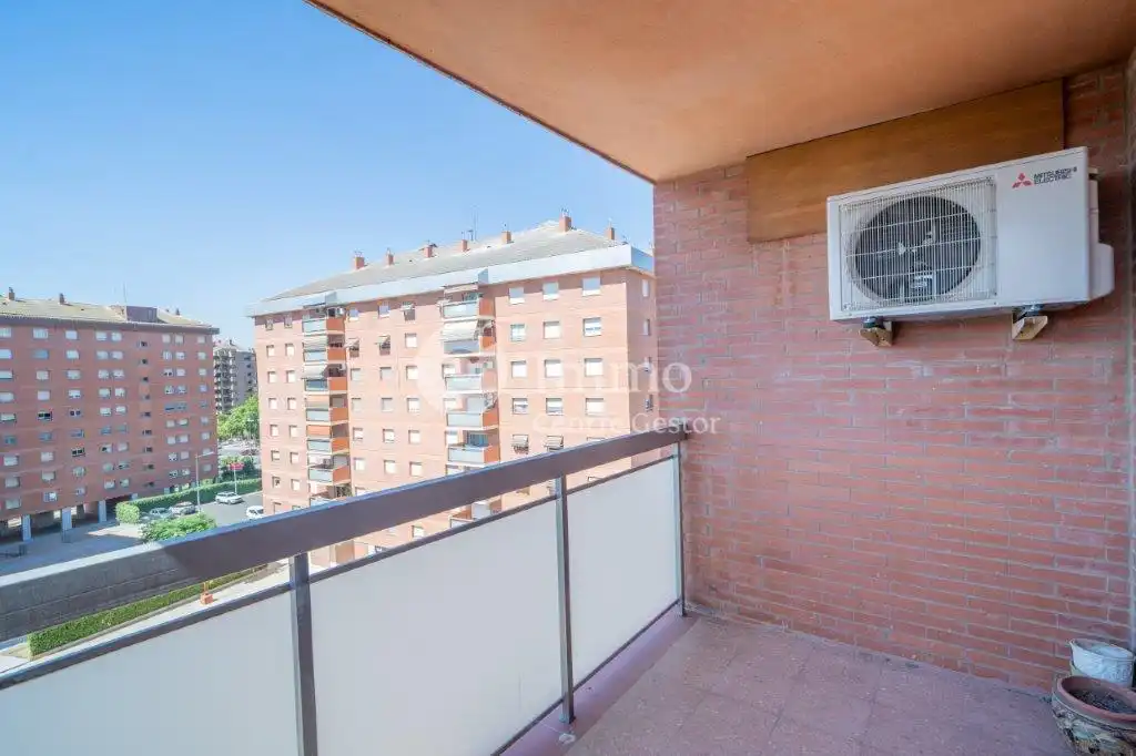 Vista exterior de Piso en venta en Lleida con Aire acondicionado, Calefacción y Trastero