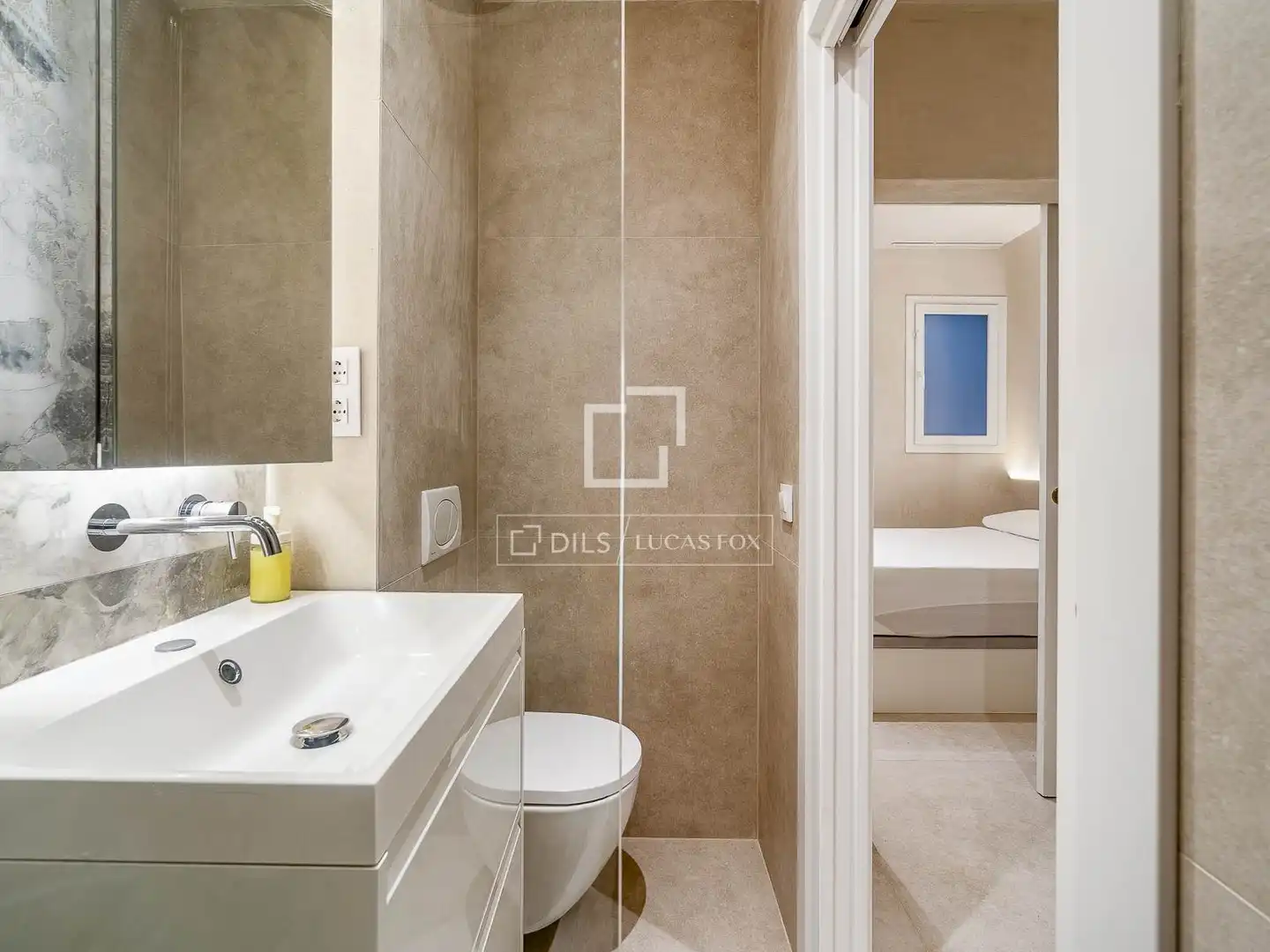 Baño de Piso en venta en Barcelona con Aire acondicionado, Calefacción y Amueblado