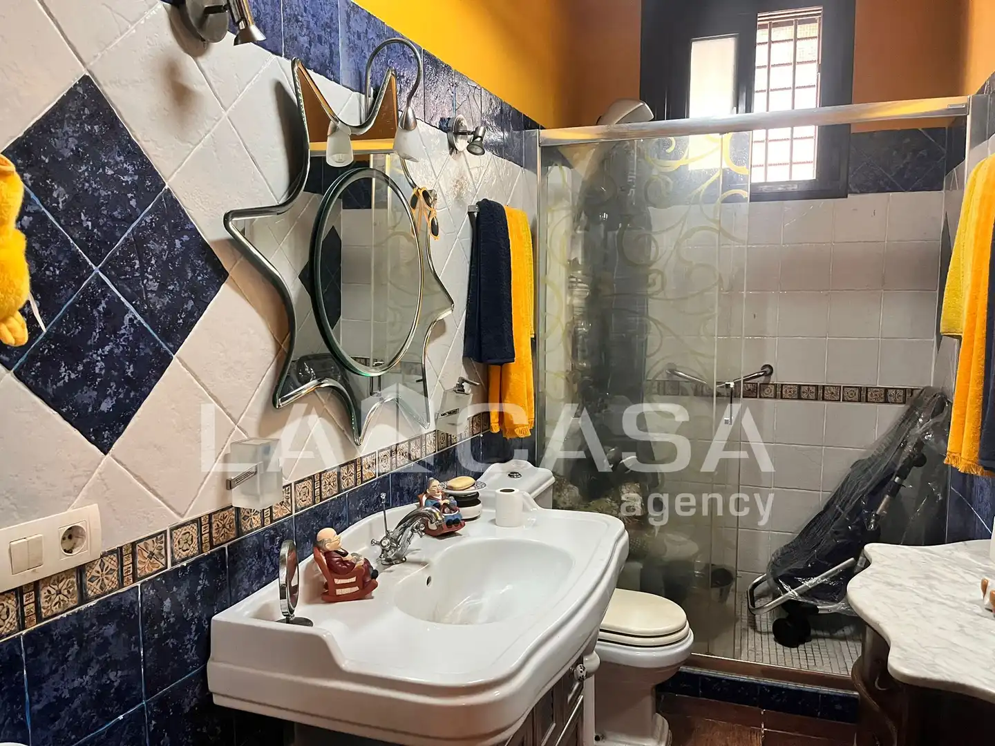 Bany de Casa adosada en venda en Algeciras amb Terrassa i Balcó
