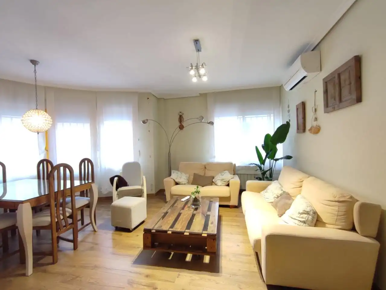 Wohnzimmer von Erdgeschoss zum Verkauf in  Albacete Capital mit Klimaanlage, Heizung und Abstellraum