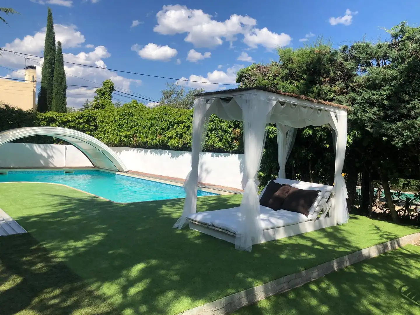 Swimming pool of Houses for sale in Galapagar  with Air Conditioner, Heating and Private garden