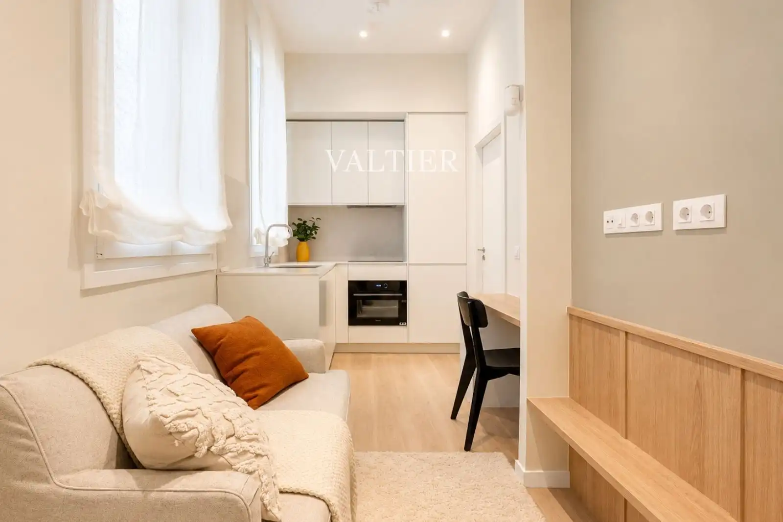 Living room of Flat for rent in Madrid  with Heating and Furnished