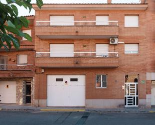 Vista exterior de Casa adosada en venda en Bellpuig amb Aire condicionat i Terrassa