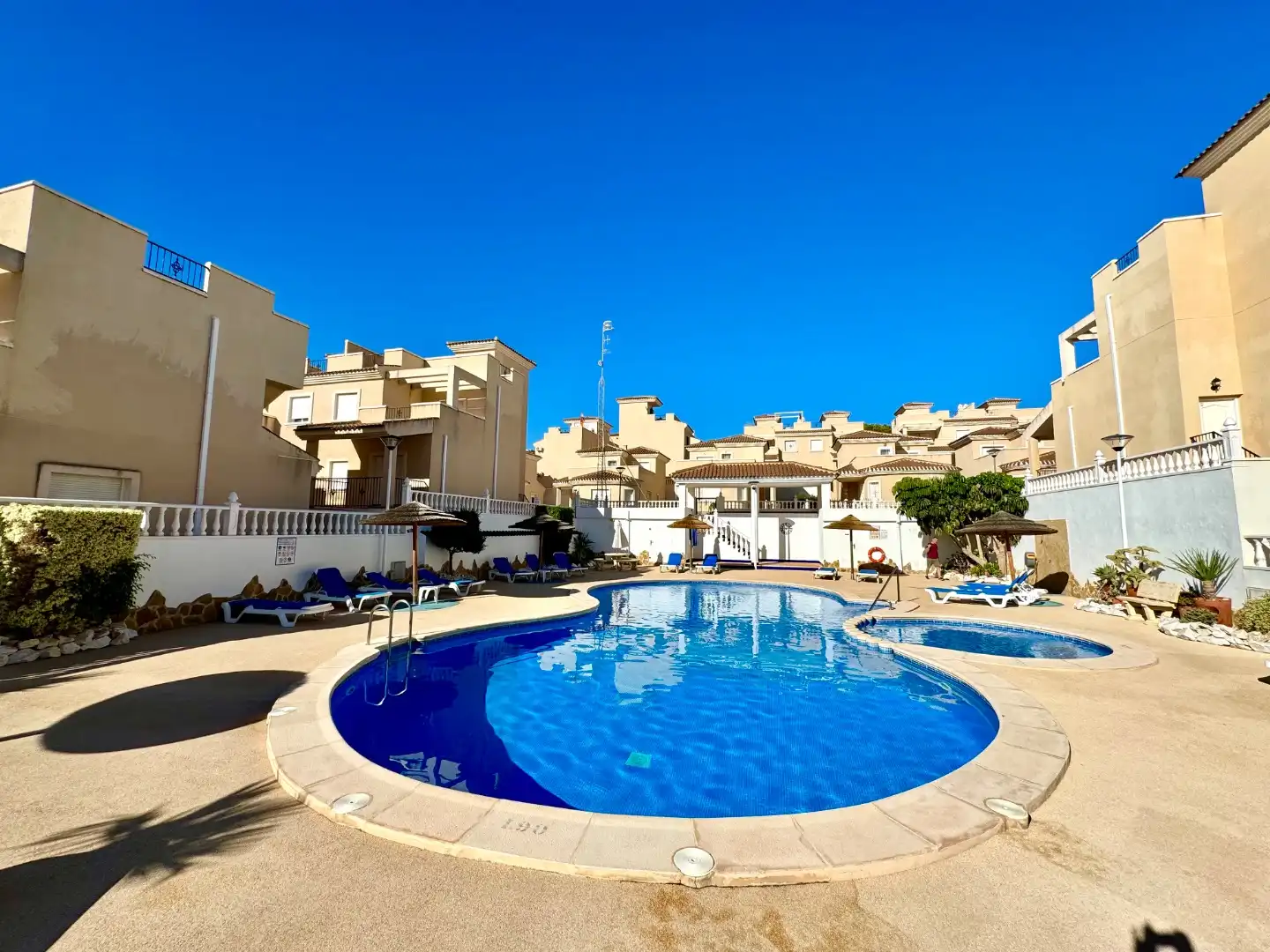 Doppelhaushälfte mit Pool zum Verkauf in Calle Clevilla 1, imagen 4
