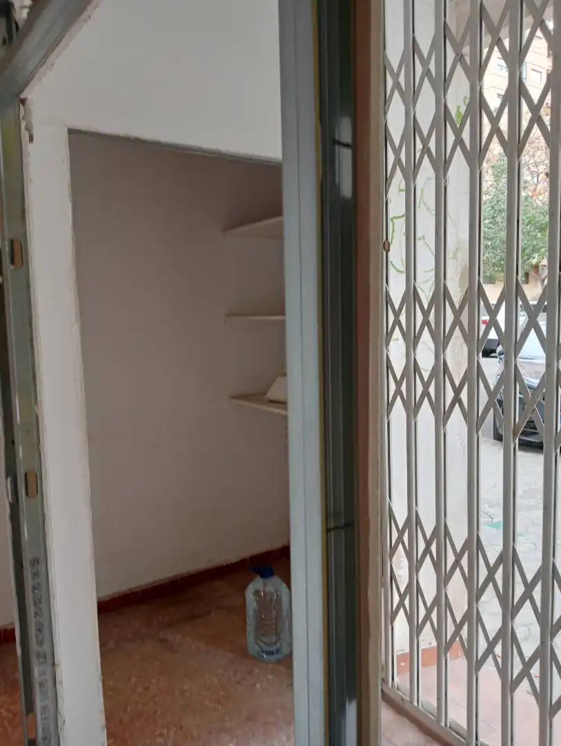 Local comercial en venda a Carrer de l'Explorador Andrés 25, imagen 4