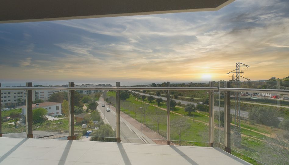 Foto 1 de Piso en venta en Avinguda de la Torre del Vallès, 78, La Collada - Sis Camins, Barcelona
