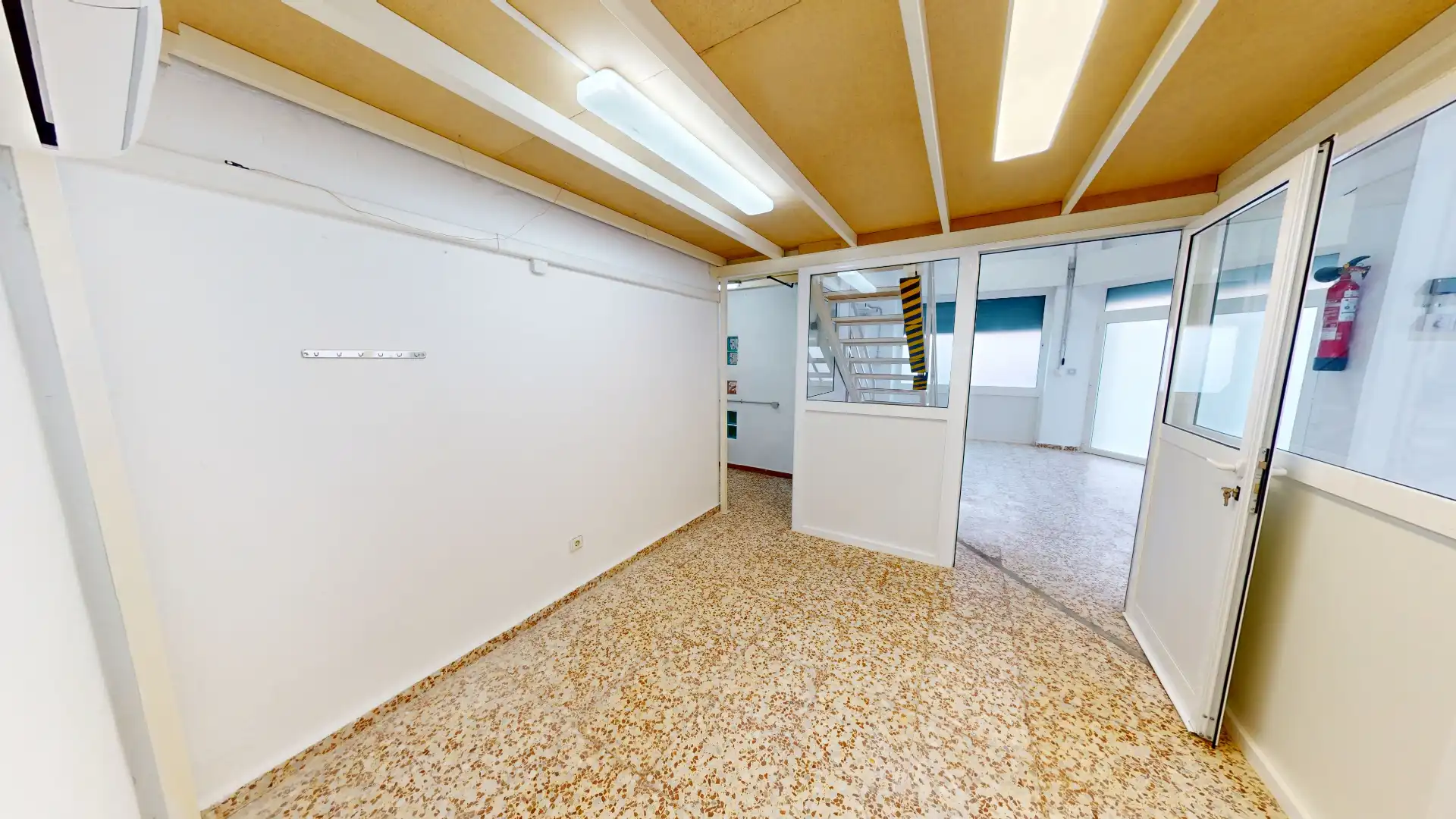 Local en venta en El Campello con Aire acondicionado, Calefacción y Alarma