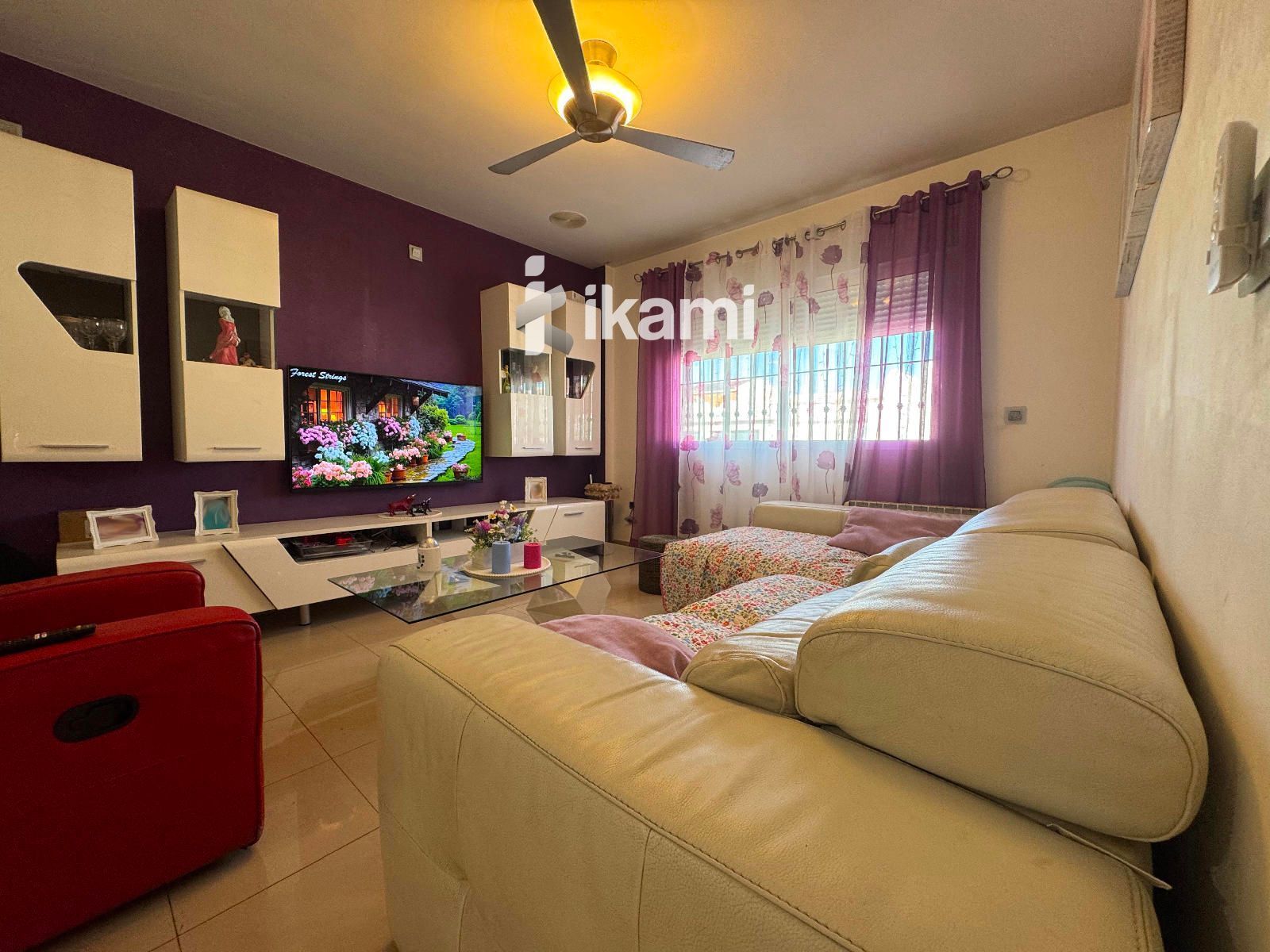 Vista exterior de Casa adosada en venda en San Pedro del Pinatar amb Aire condicionat, Calefacció i Terrassa