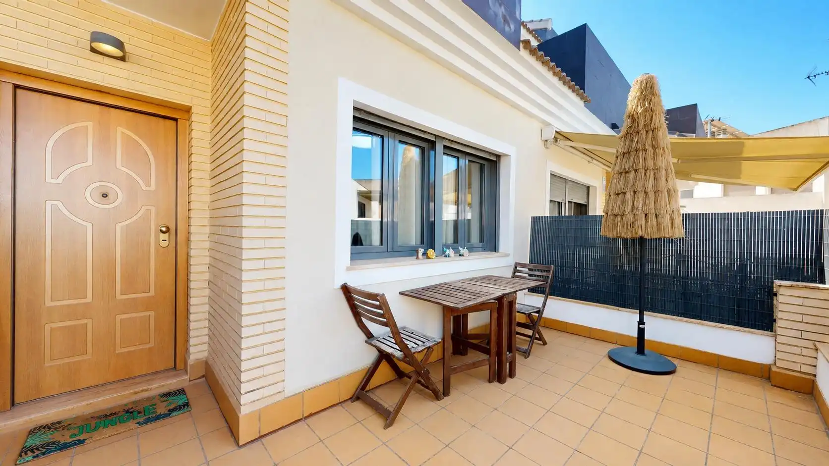 Reihenhaus mit Terrasse zum Verkauf in Calle de Ramón y Cajal