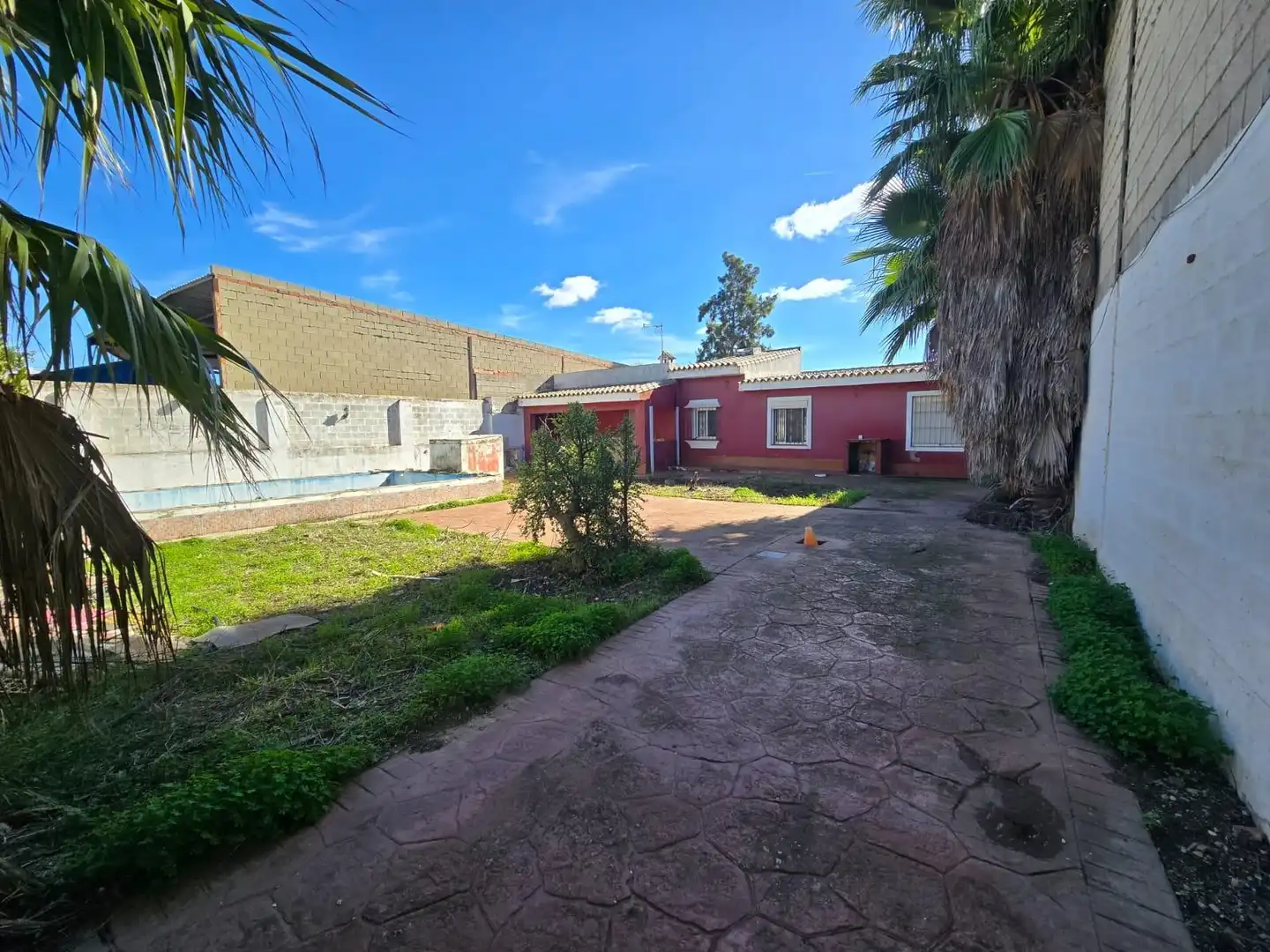 Exterior view of Flat for sale in Chiclana de la Frontera  with Private garden, Balcony and Community pool